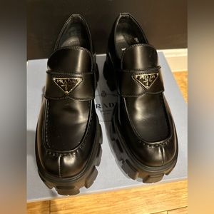 Prada loafers size 39. US 8